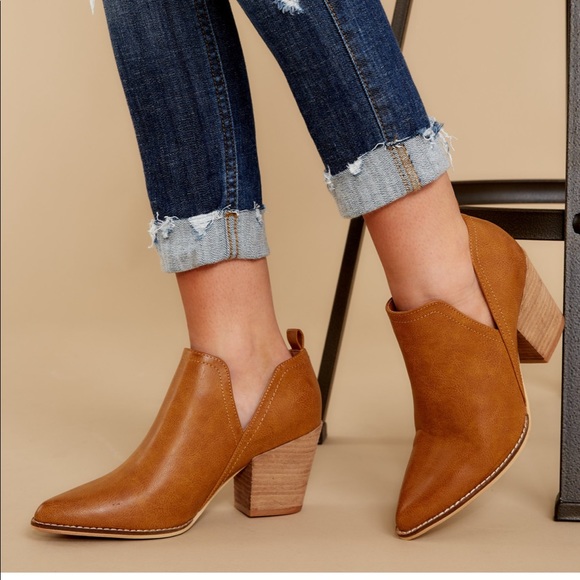 Red Dress Boutique Shoes - Brand New Tan Camel Ankle Booties